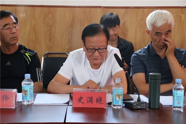 原平市子干村《村志》编辑座谈会在子干村委会议室举行