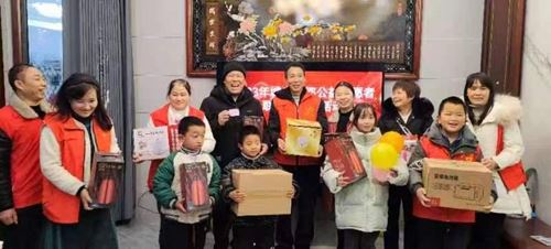 10163435903688723_5.jpg 10163435903688723_5.jpg