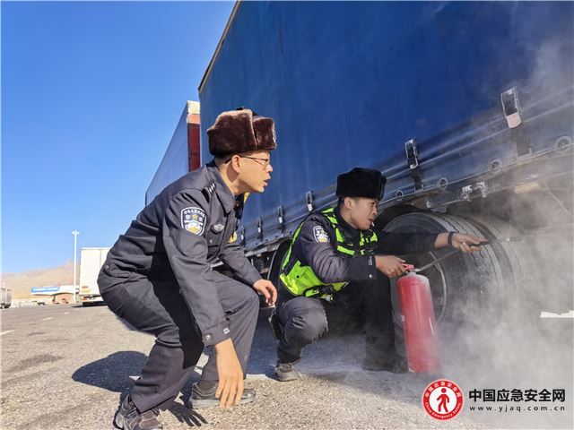 新疆克州：货车轮胎