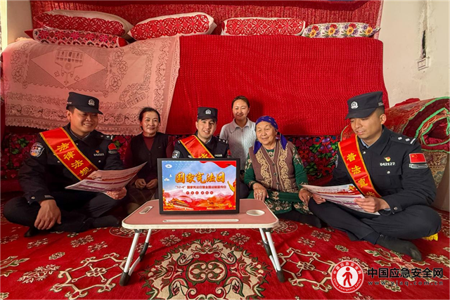 新疆克州：普及宪法