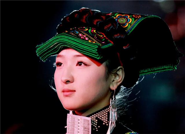 58、夜幕下的阿瑟妞。（刘敬渭 摄）.JPG