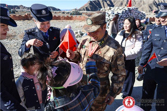 新疆克州：童心向党