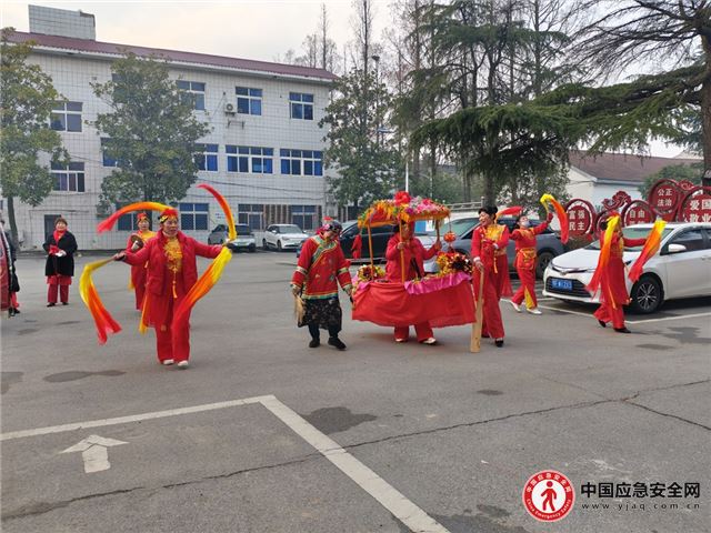 襄阳黄龙：锣鼓喧天